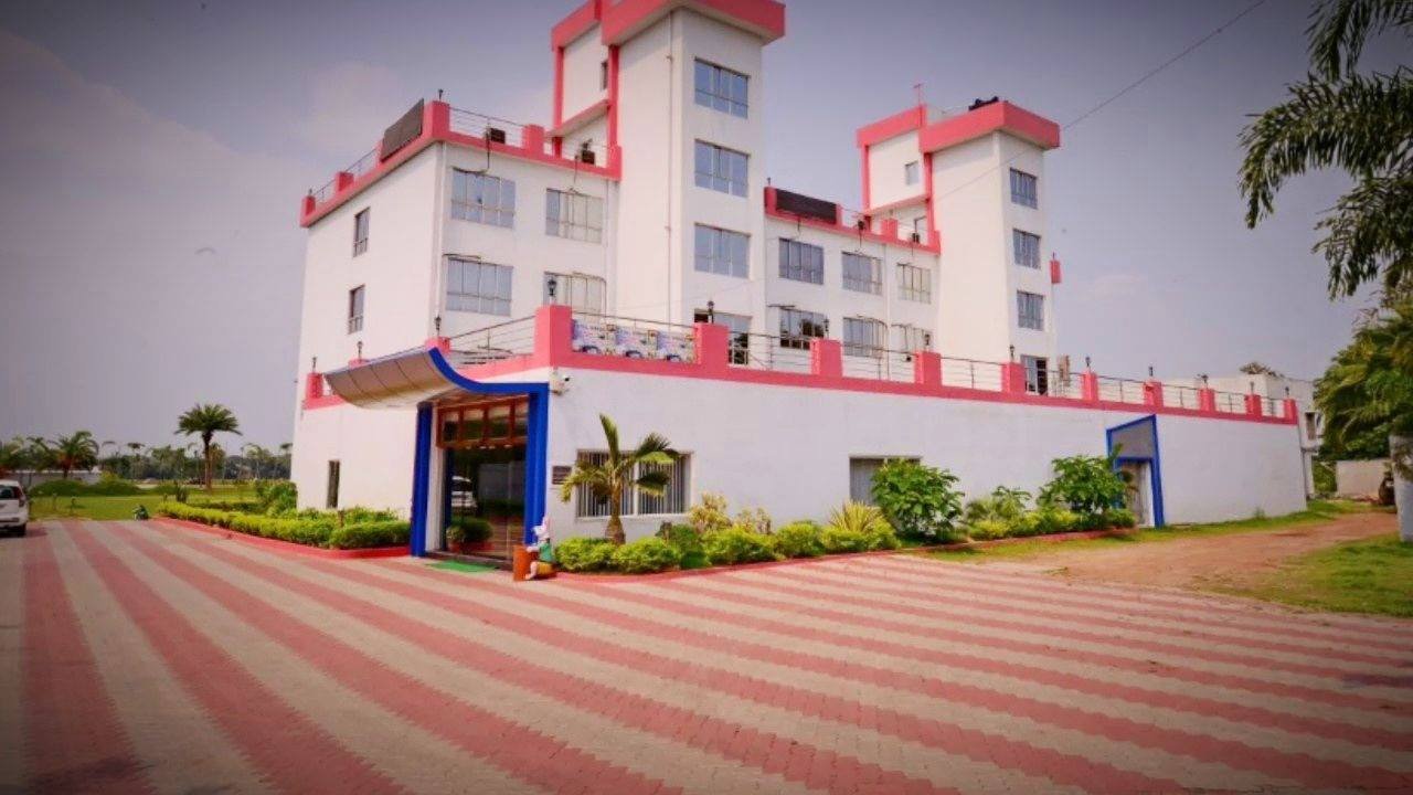 Diamond Harbour Hotel & Resort Booking - Image 4
